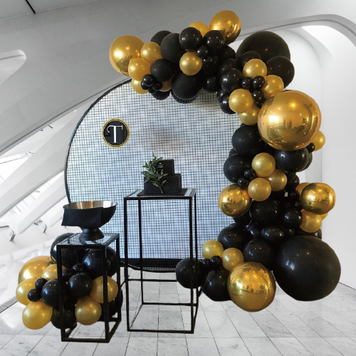 Balonu virtenes komplekts ar melnu un zelta krāsu